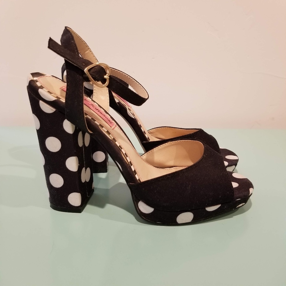 Betsey Johnson Isla shoes with ankle strap size: 6.5,black with white polka dots